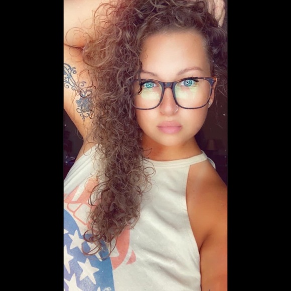 Meet your Posher, Anna - Picture 4 of 6